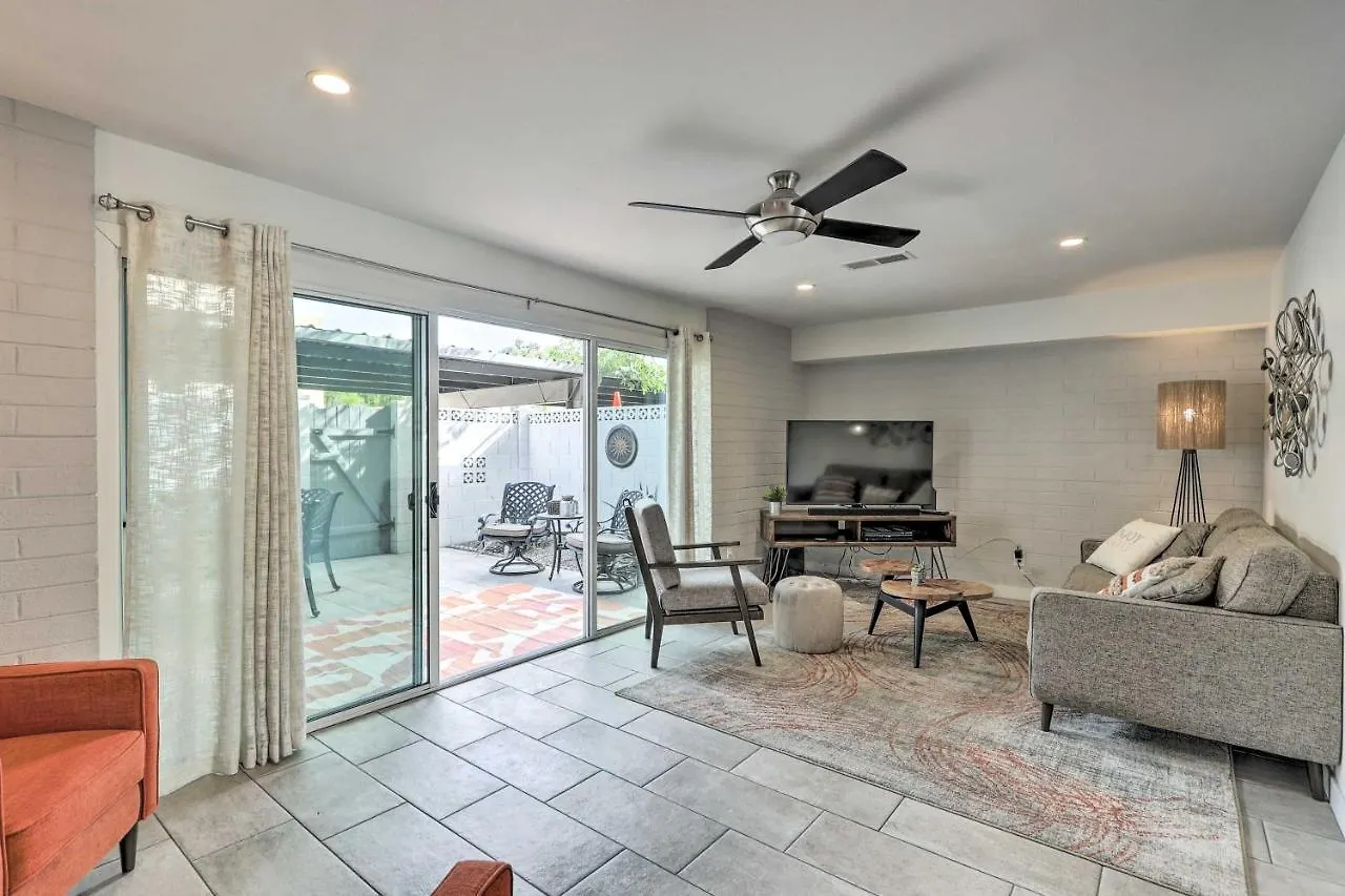 Дом отдыха Chic Scottsdale Home With Balcony, Walk To Old Town! США