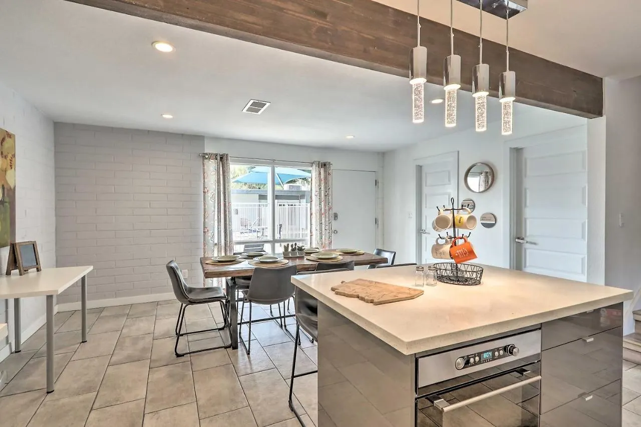 Chic Scottsdale Home With Balcony, Walk To Old Town!