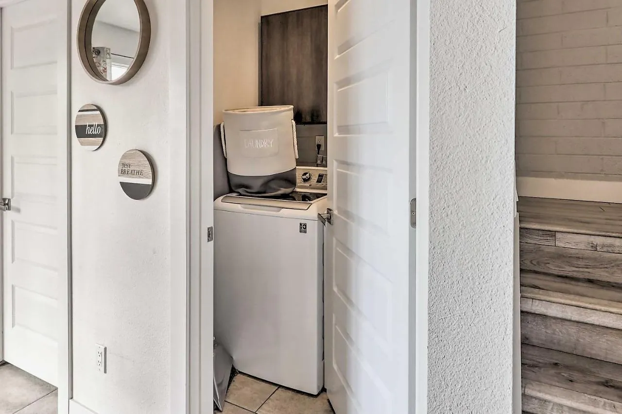 Chic Scottsdale Home With Balcony, Walk To Old Town! Дом отдыха