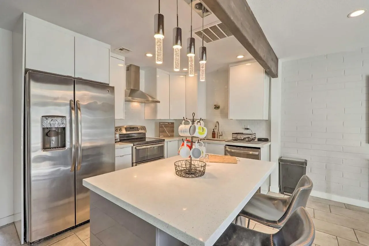 Chic Scottsdale Home With Balcony, Walk To Old Town! 0*,